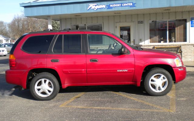 GMC Envoy 2005 photo 2