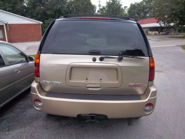 GMC Envoy 2005 photo 1