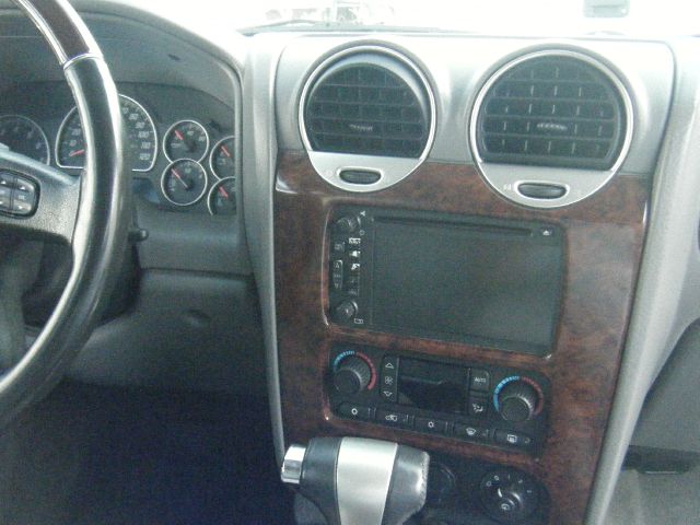 GMC Envoy 2005 photo 4