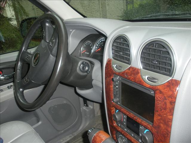 GMC Envoy 2005 photo 2