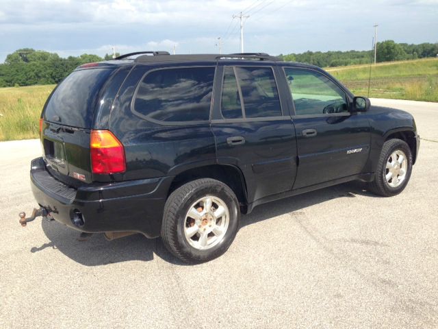 GMC Envoy 2005 photo 1