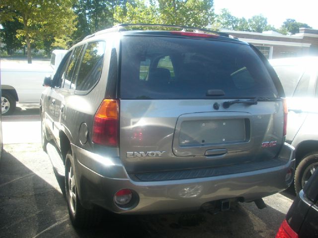 GMC Envoy 2005 photo 1