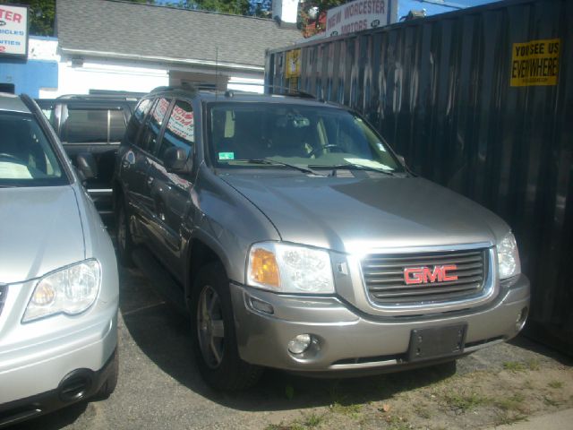 GMC Envoy 2005 photo 2