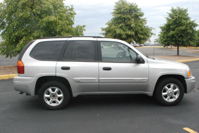 GMC Envoy 2005 photo 1