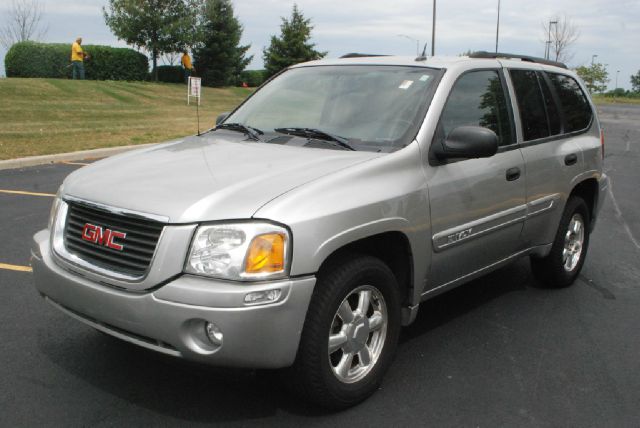 GMC Envoy 2005 photo 2