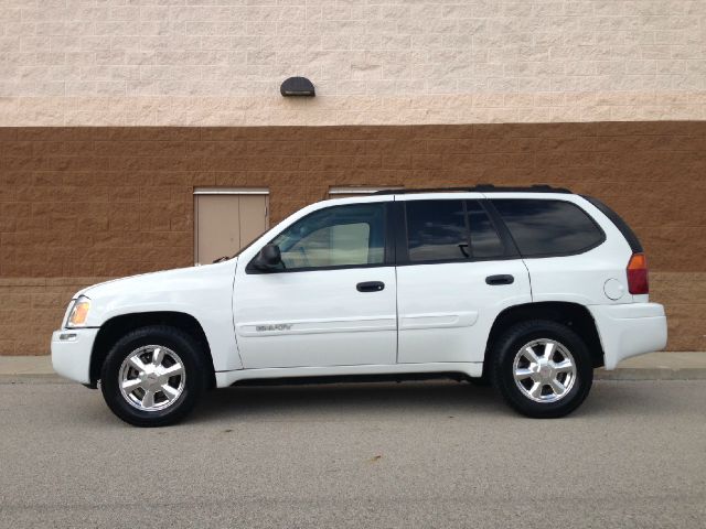 GMC Envoy 2005 photo 11