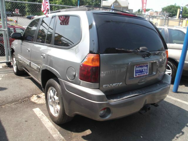 GMC Envoy Wagon SE SUV