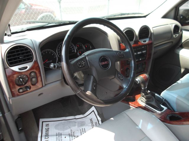 GMC Envoy 2005 photo 3