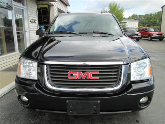 GMC Envoy 2005 photo 2