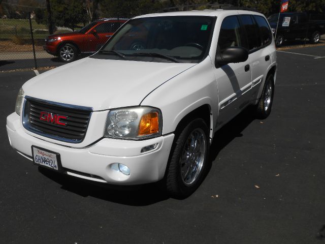 GMC Envoy 2005 photo 1