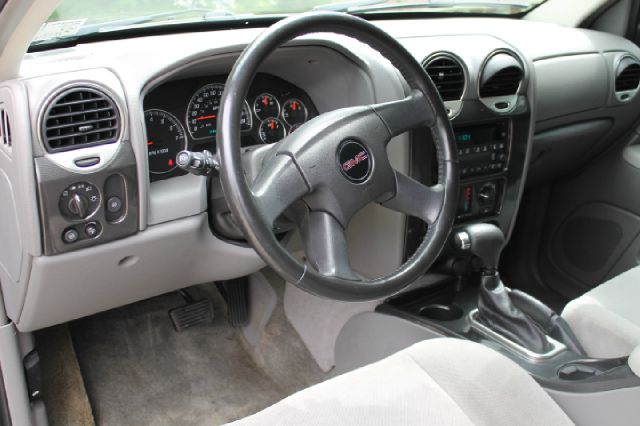 GMC Envoy 2005 photo 4