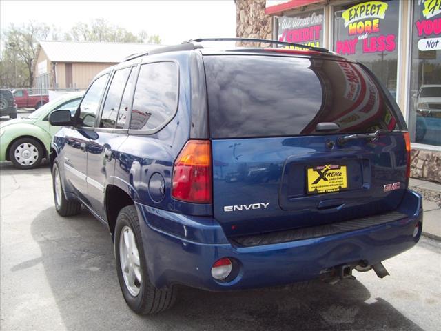 GMC Envoy 2006 photo 2