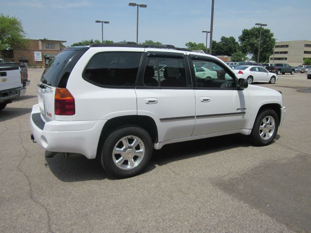 GMC Envoy 2006 photo 3