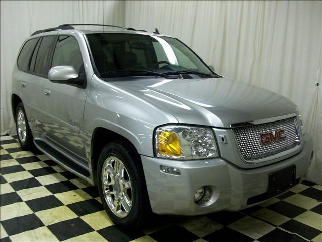 GMC Envoy 2006 photo 2