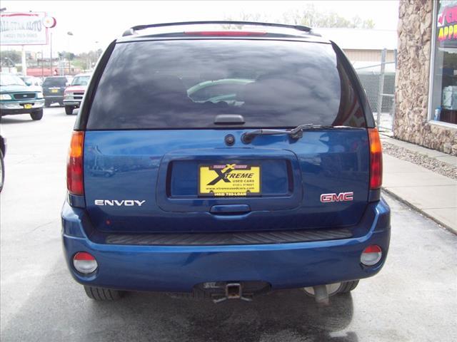 GMC Envoy 2006 photo 2