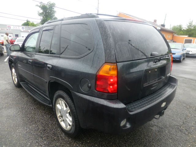 GMC Envoy 2006 photo 2