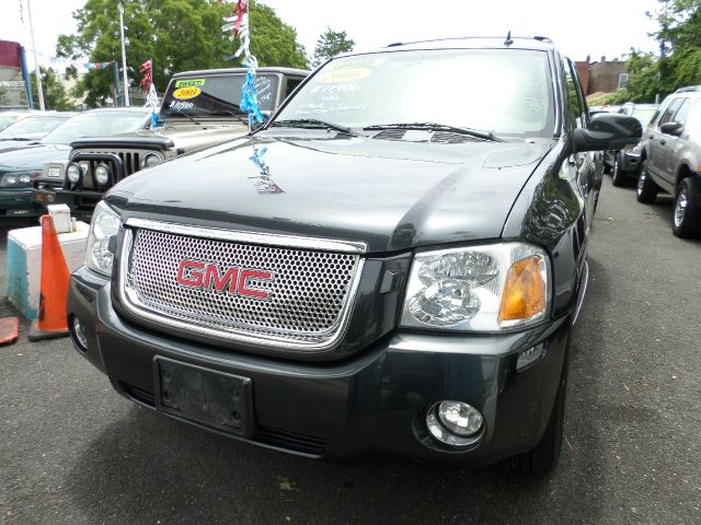 GMC Envoy 2006 photo 2