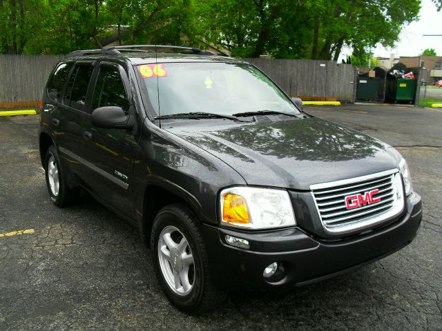 GMC Envoy 2006 photo 2