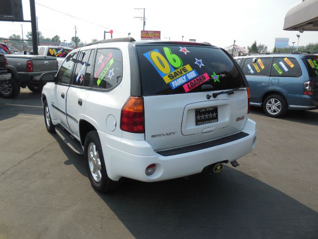 GMC Envoy 2006 photo 1