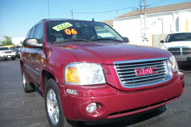 GMC Envoy 2006 photo 2