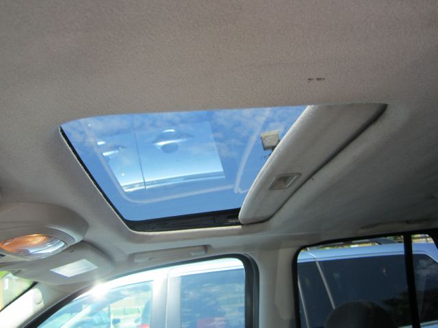 GMC Envoy 2006 photo 2