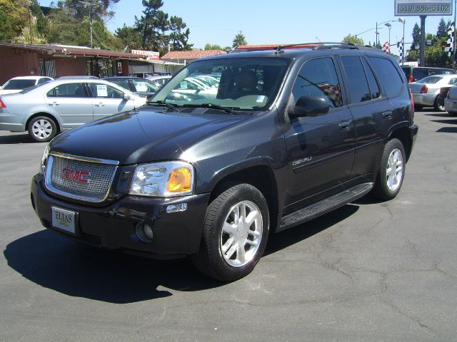 GMC Envoy 2006 photo 2