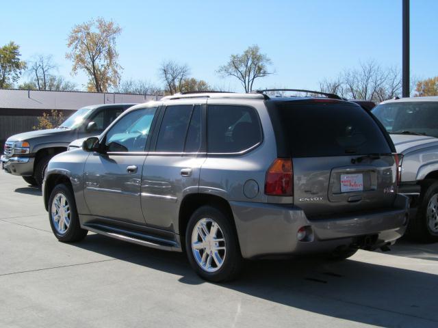 GMC Envoy 2006 photo 1