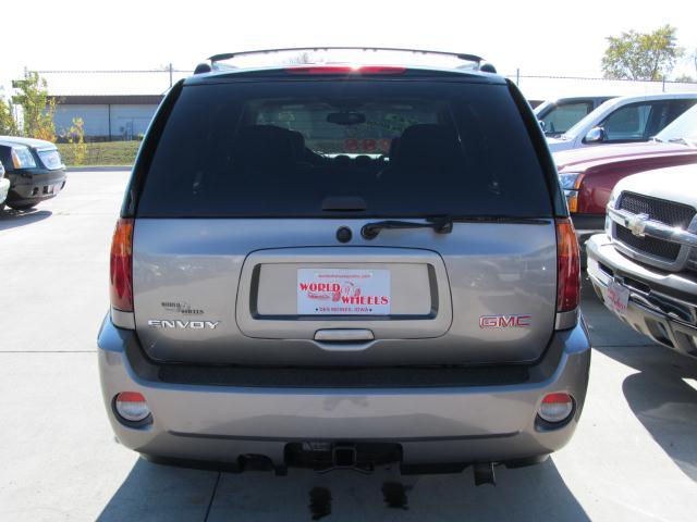 GMC Envoy 2006 photo 5