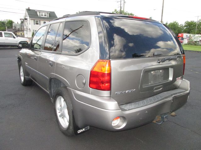 GMC Envoy 2006 photo 3