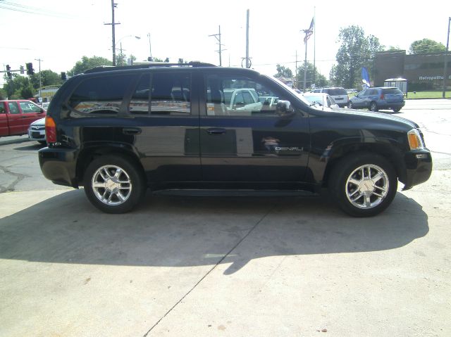 GMC Envoy 2006 photo 2