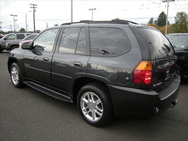 GMC Envoy 2006 photo 2