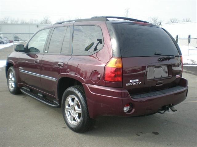 GMC Envoy 2006 photo 4