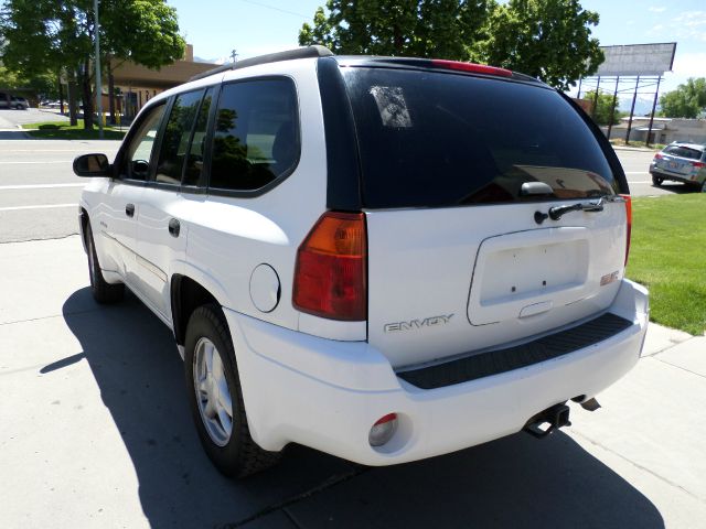 GMC Envoy 2006 photo 10