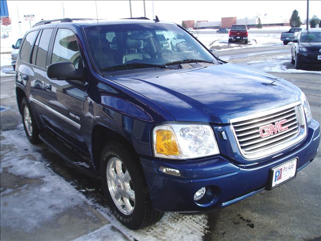 GMC Envoy 2006 photo 2