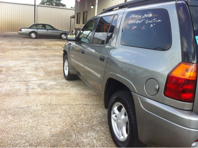 GMC Envoy 2006 photo 2