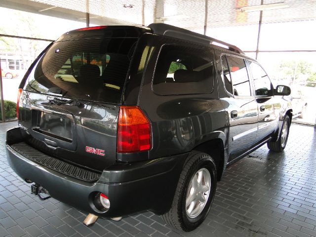 GMC Envoy 2006 photo 2