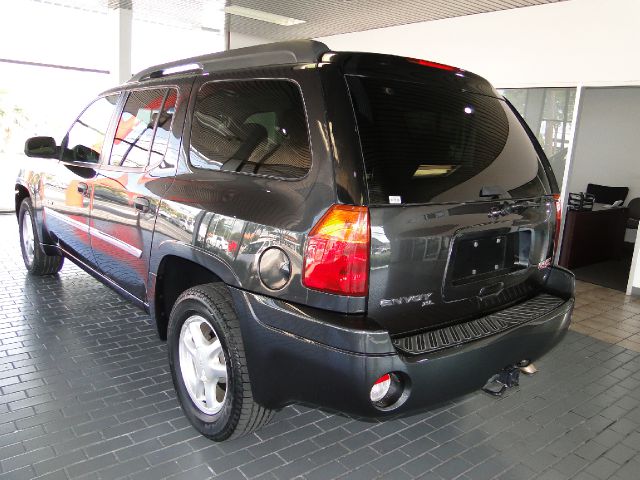 GMC Envoy 2006 photo 3