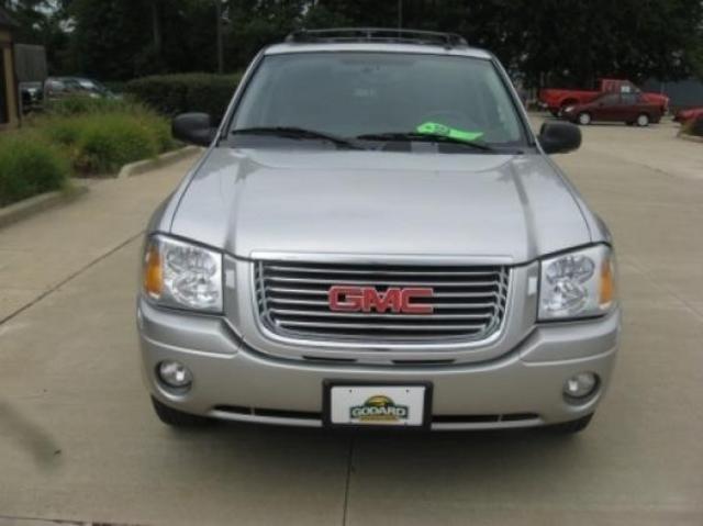 GMC Envoy 2006 photo 2