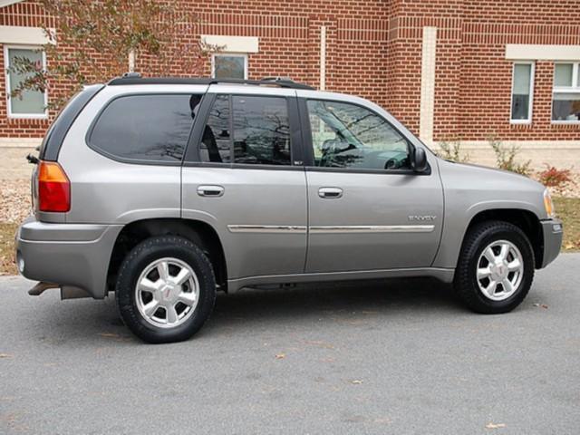 GMC Envoy 2006 photo 1