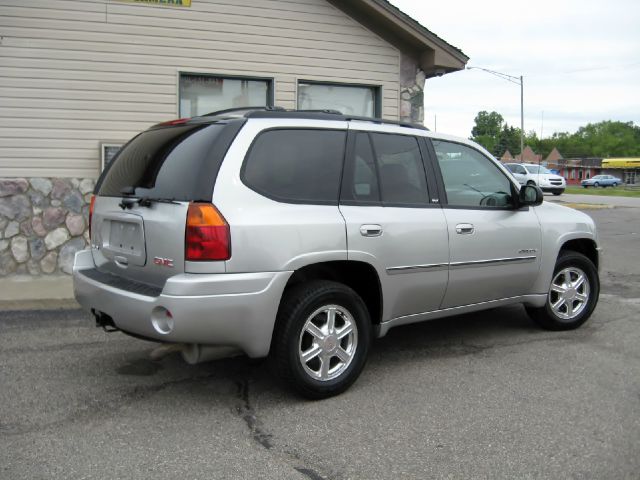 GMC Envoy 2006 photo 16