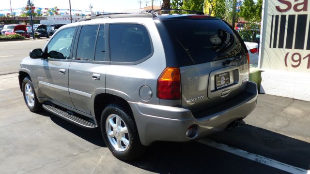 GMC Envoy 2006 photo 1