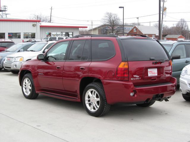 GMC Envoy 2006 photo 1