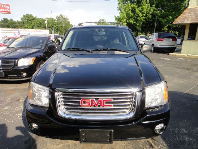 GMC Envoy 2006 photo 2