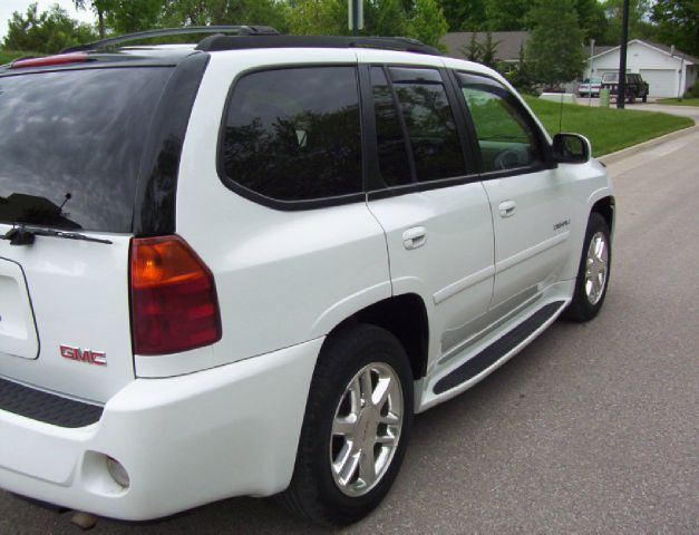 GMC Envoy 2006 photo 13