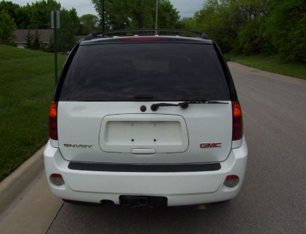 GMC Envoy 2006 photo 14