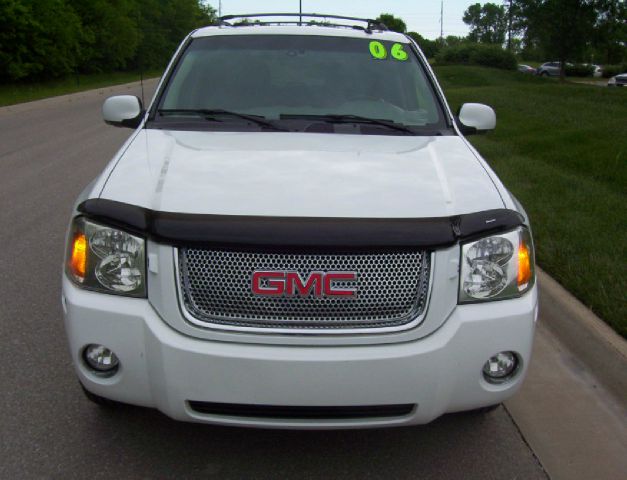 GMC Envoy 2006 photo 16