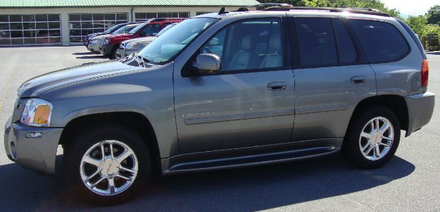 GMC Envoy 2006 photo 1