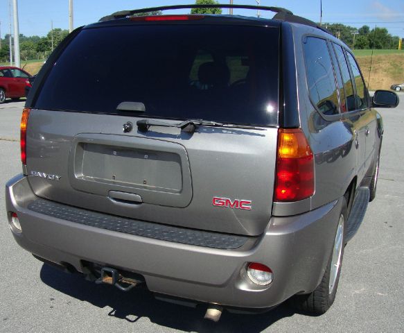 GMC Envoy 2006 photo 2