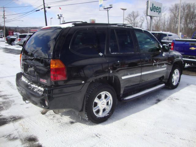 GMC Envoy 2006 photo 2