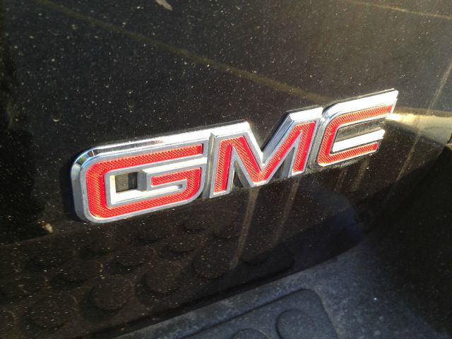 GMC Envoy 2006 photo 1